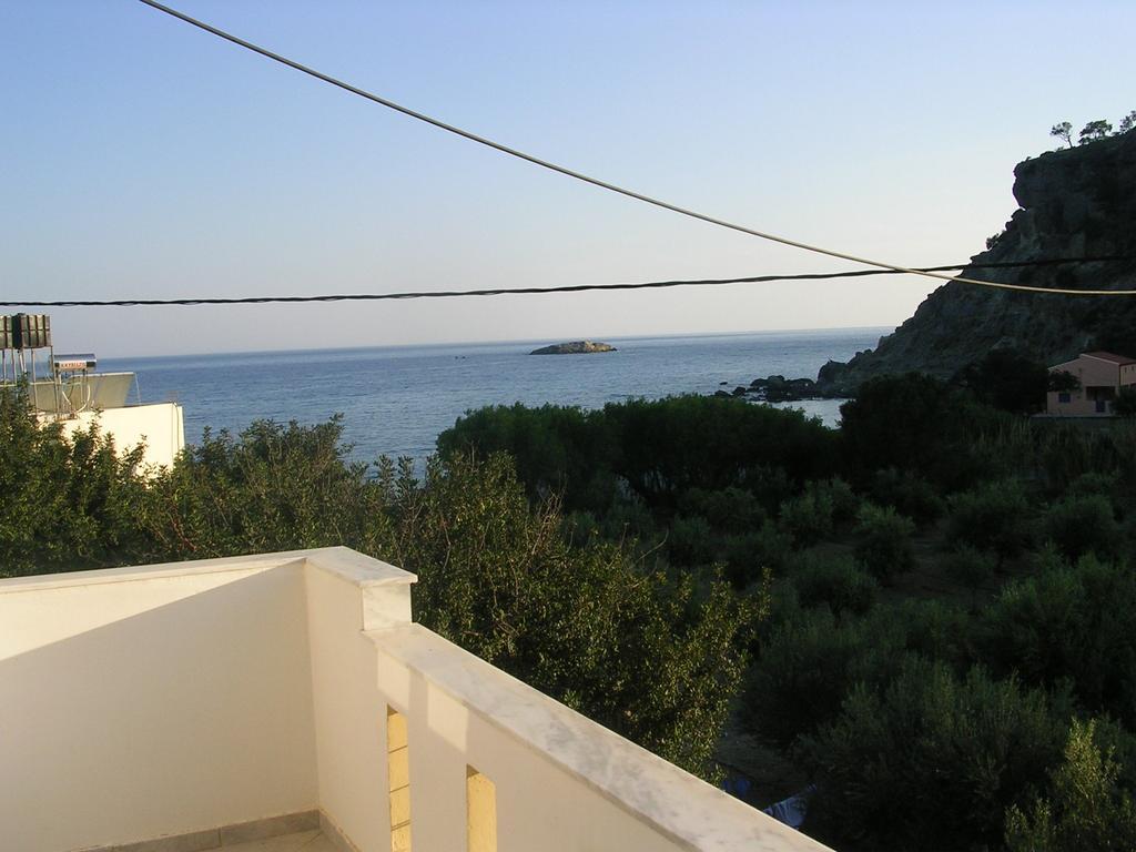 אגיה פוטיה Stefanos Apartments מראה חיצוני תמונה