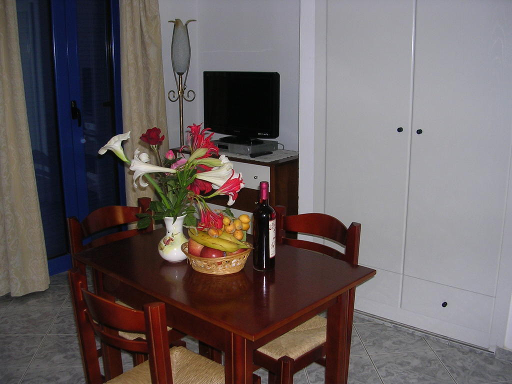 אגיה פוטיה Stefanos Apartments חדר תמונה